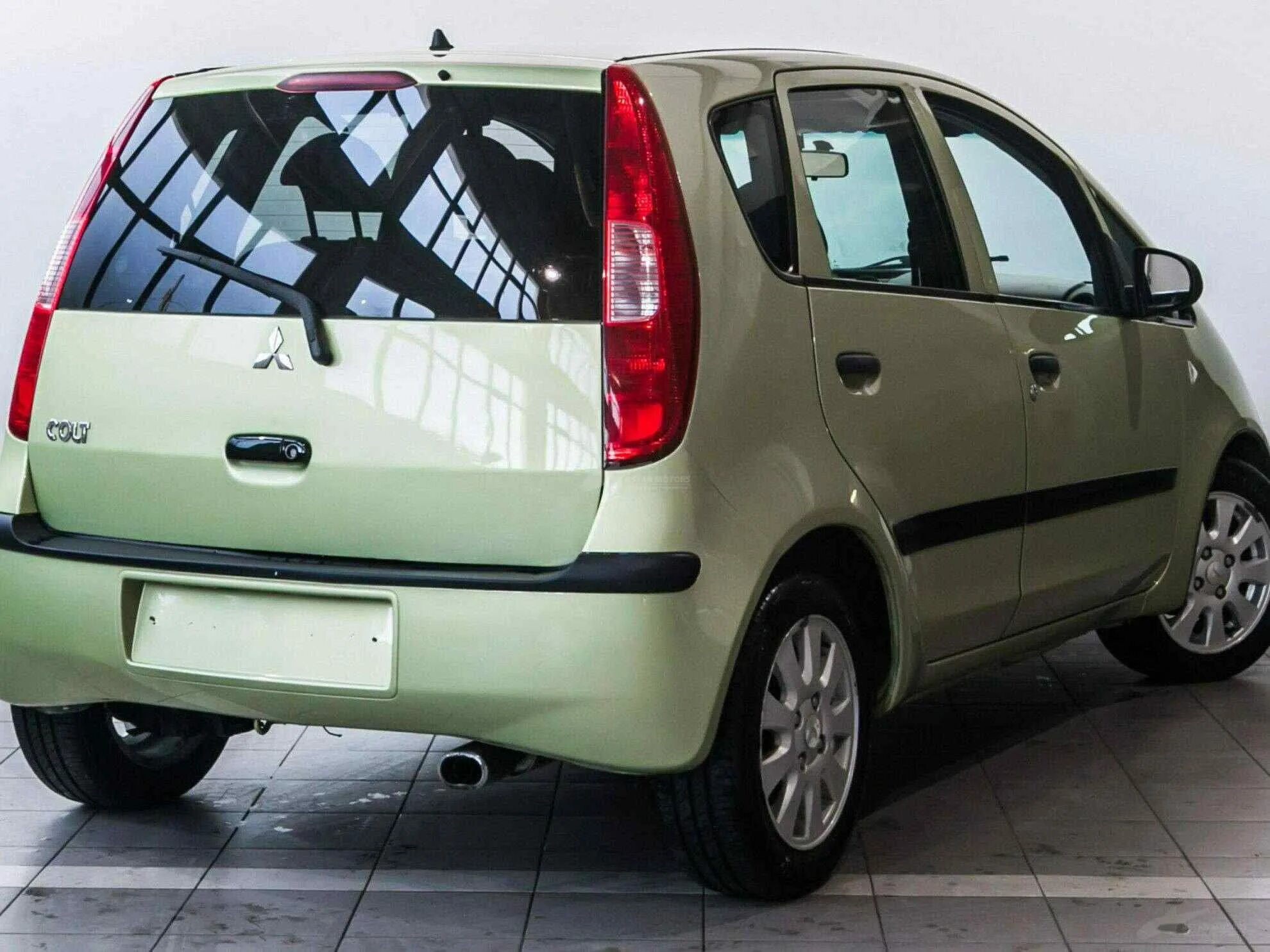 Mitsubishi colt 1. Митсубиси Кольт 2004. Мицубиси Кольт 2004. Митсубиси Кольт 1.3. Мицубиси Кольт 1.3 2004.