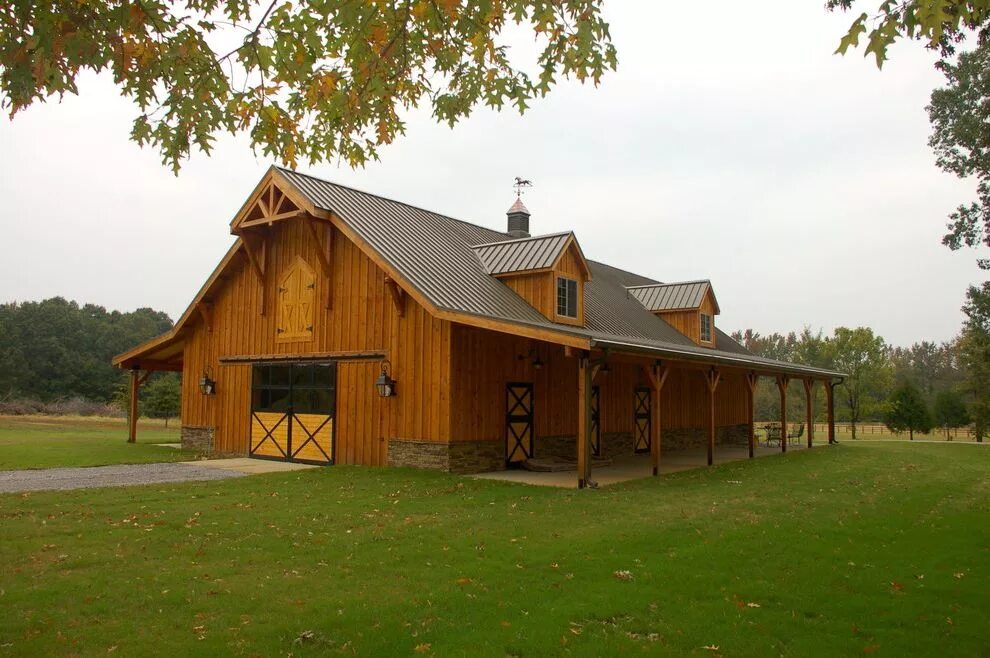 здание конюшни. амбар конюшня америка. здание конюшни. конюшни испании снаружи. конюшня «эль-мирадор.