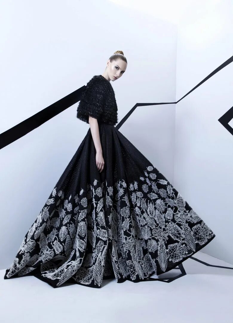 Elie saab платья 2016. Оскар де ла рента коллекции. Дизайнерские платья. Ральф энд руссо. Черное платье оскар де ла рента.