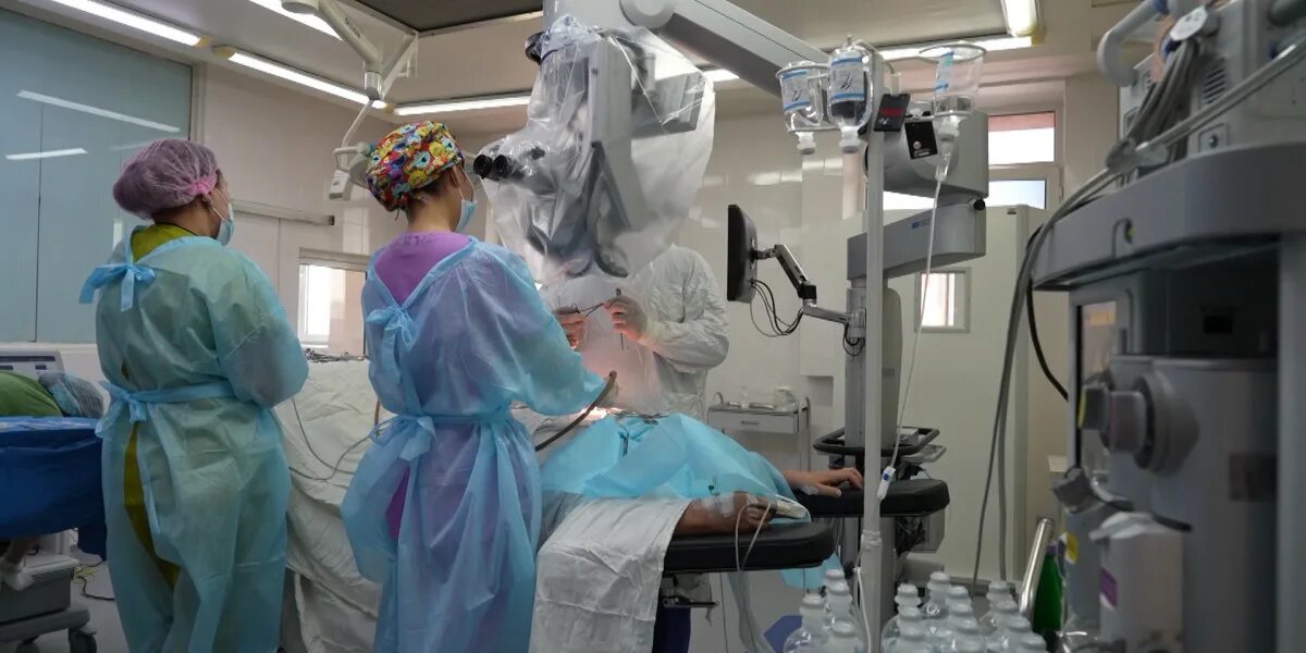 Лучший хирург казахстана. Операция хирургия фото. Казахстанская форма хирурга. Операция алматы. Кесарево сечение ветеринария.