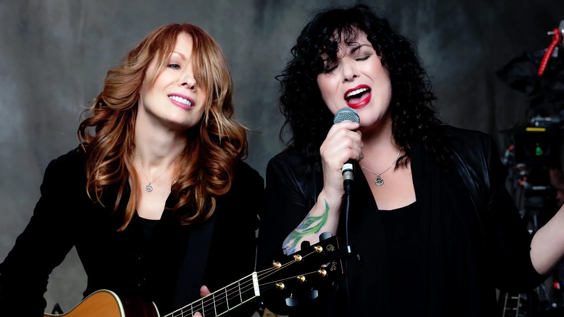 Die heart песня. Энн и нэнси уилсон. heart nancy wilson ann wilson. сестры уилсон heart. группа харт.