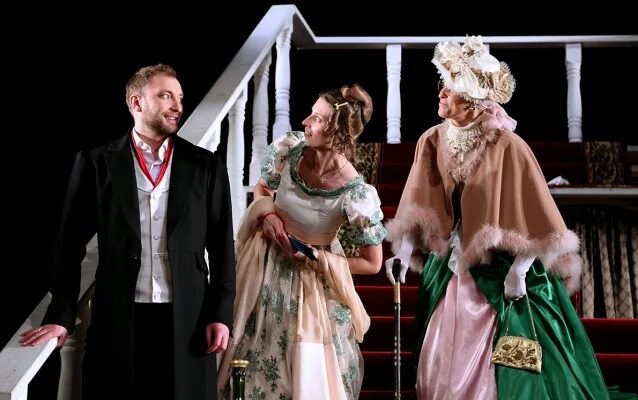 Графиня внучка горе от ума. Графини хрюмины из горе от ума. Хрюмины горе от ума характеристика. Графиня внучка горе. Горе от ума графини хрюмины бабушка и внучка.