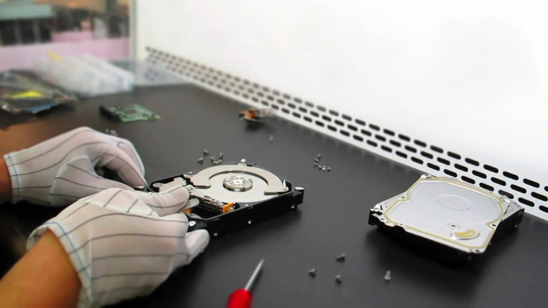 Hard data recovery. Data recovery. изъятие данных с жесткого диска. щелкать компьютере. hdd ssd recover.