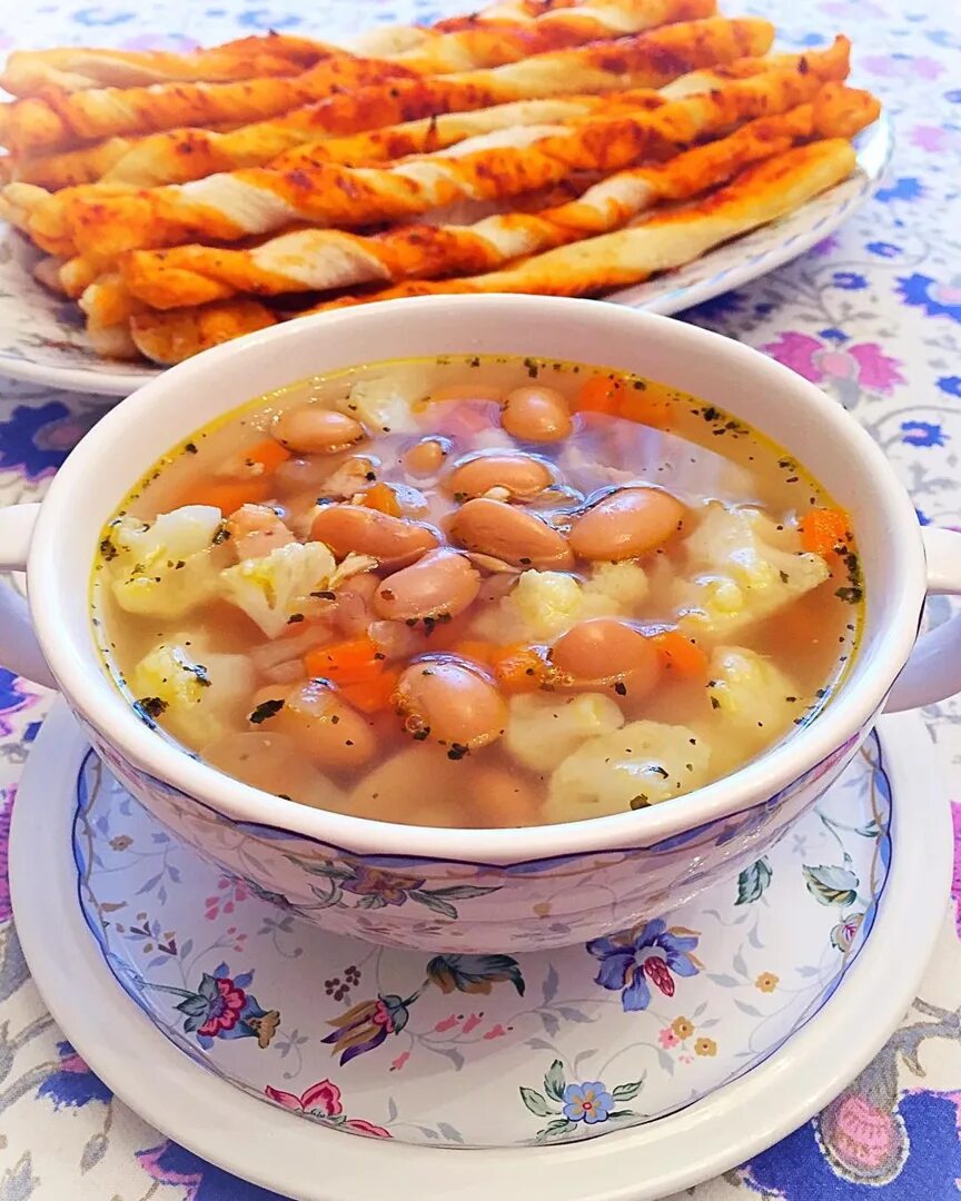 Суп с фасолью красной консервированной и курицей