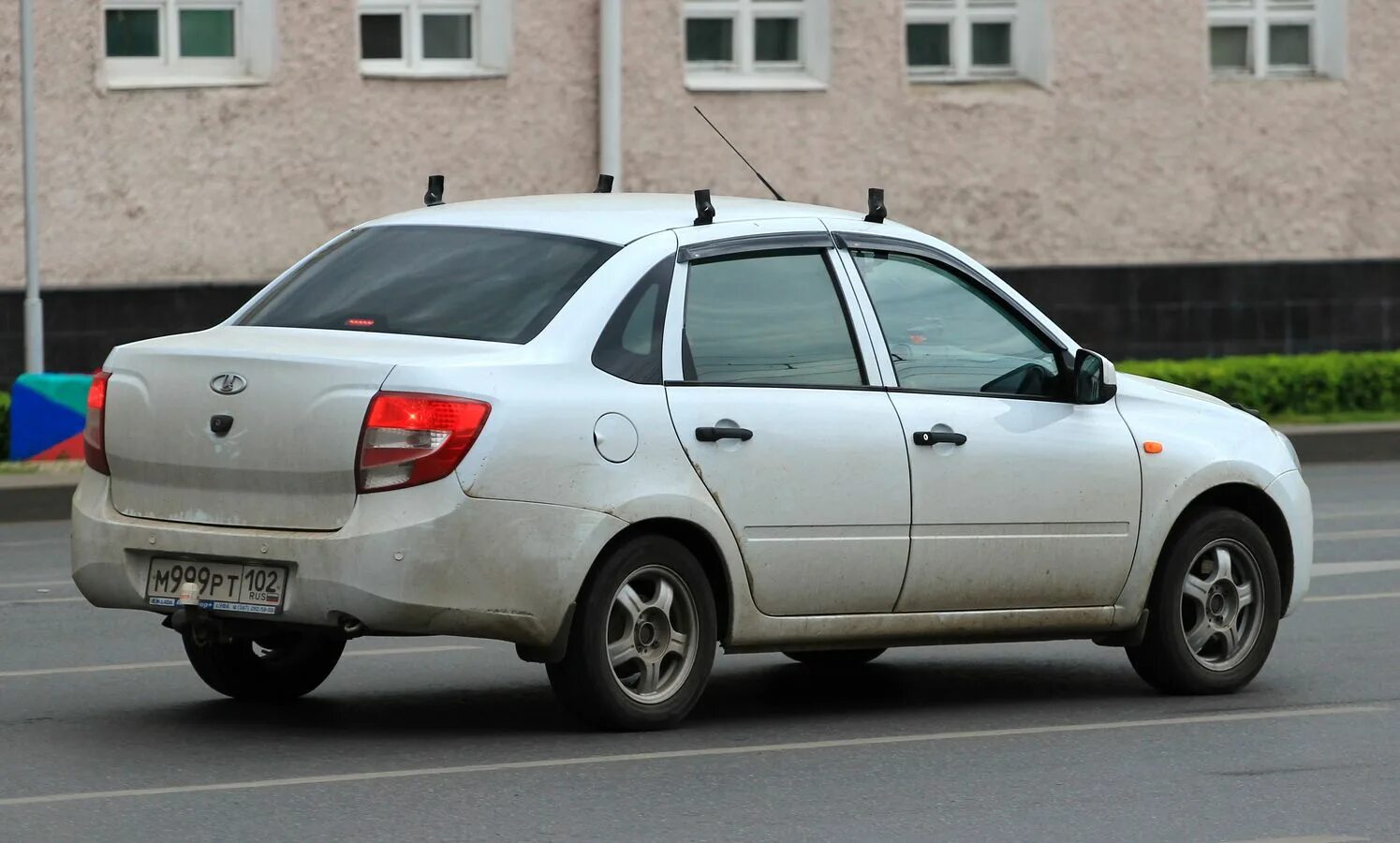 "т 452 му 64" фото ВАЗ (Lada) 2190 Granta. Россия