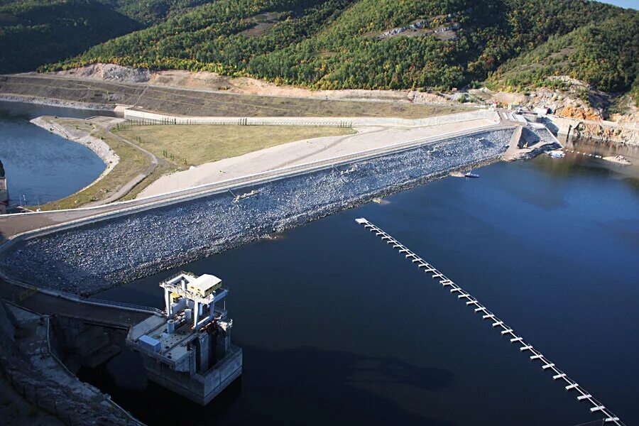 Новости сергиевского водохранилища. Юмагузинское водохранилище плотина. Платина Нугушское водохранилище. Дамба Юмагузинского водохранилища. Платина Юмагузинское водохранилище.