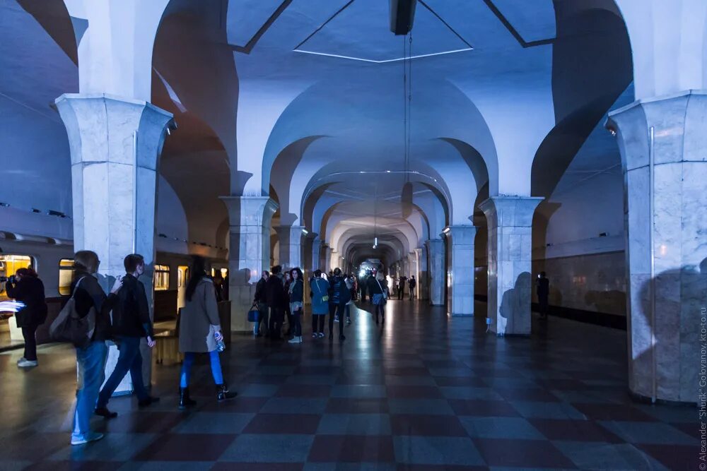 Ночная экскурсия в метро. Экскурсия по метро в Москве. Метро ночью. Ночь в метро экскурсия. Ночные экскурсии в метро в москве