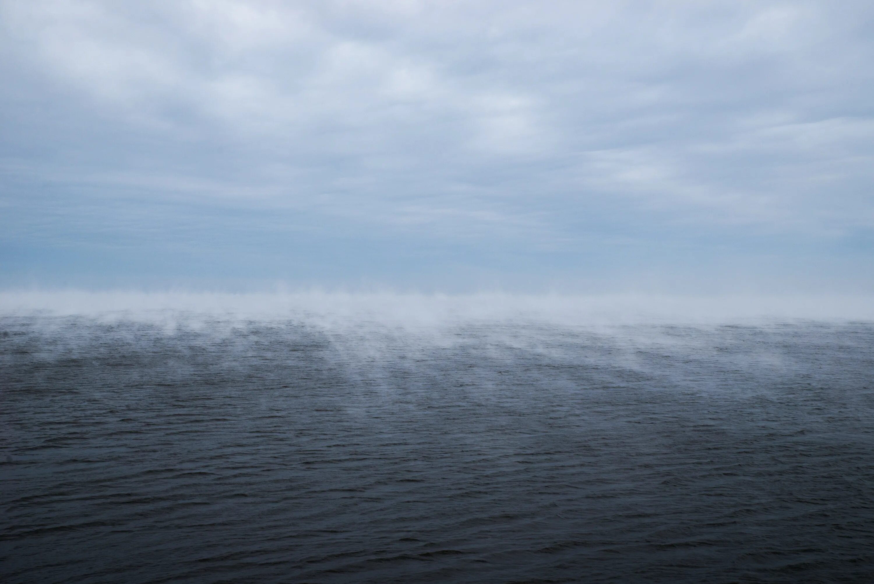 Испарение океанов. Океане испаряться. Атмосферные воды. Дождь на море. Испарение океана.