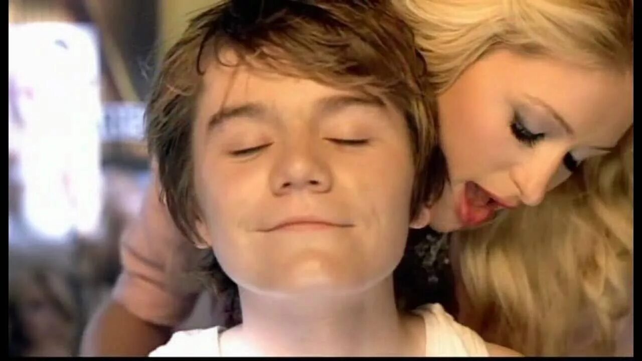 Nothing in this world paris. Paris Hilton nothing in this World. Пэрис Хилтон nothing in this World. Paris Hilton: nothing in this World фильм 2006. Одна ночь в Пэрис фильм 2004.