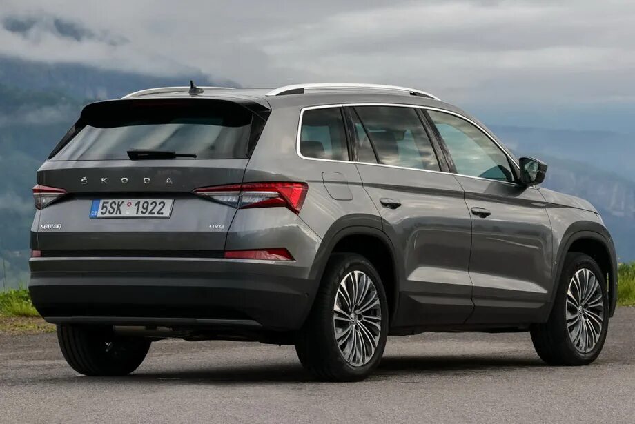 Лет кодиак. Skoda kodiaq 2025. skoda kodiak 2025. кодиак спорт 2025. skoda kodiaq rs 2025.