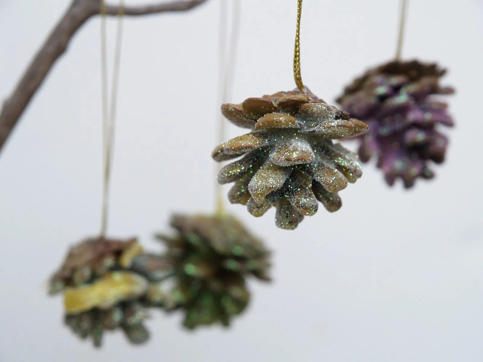 Зимние композиции из природного материала. Зимние поделки из природного материала. Зимняя поделка из натуральных материалов. Зимняя поделка из натуральных материалов. Поделки из природного материала зимой.