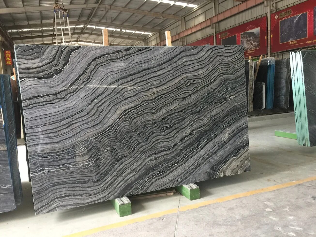 Silver wave. Мрамор сильвер вейв браун. мрамор сильвер вейв silver wave. silver wave brown мрамор. мрамор блэк вейв.