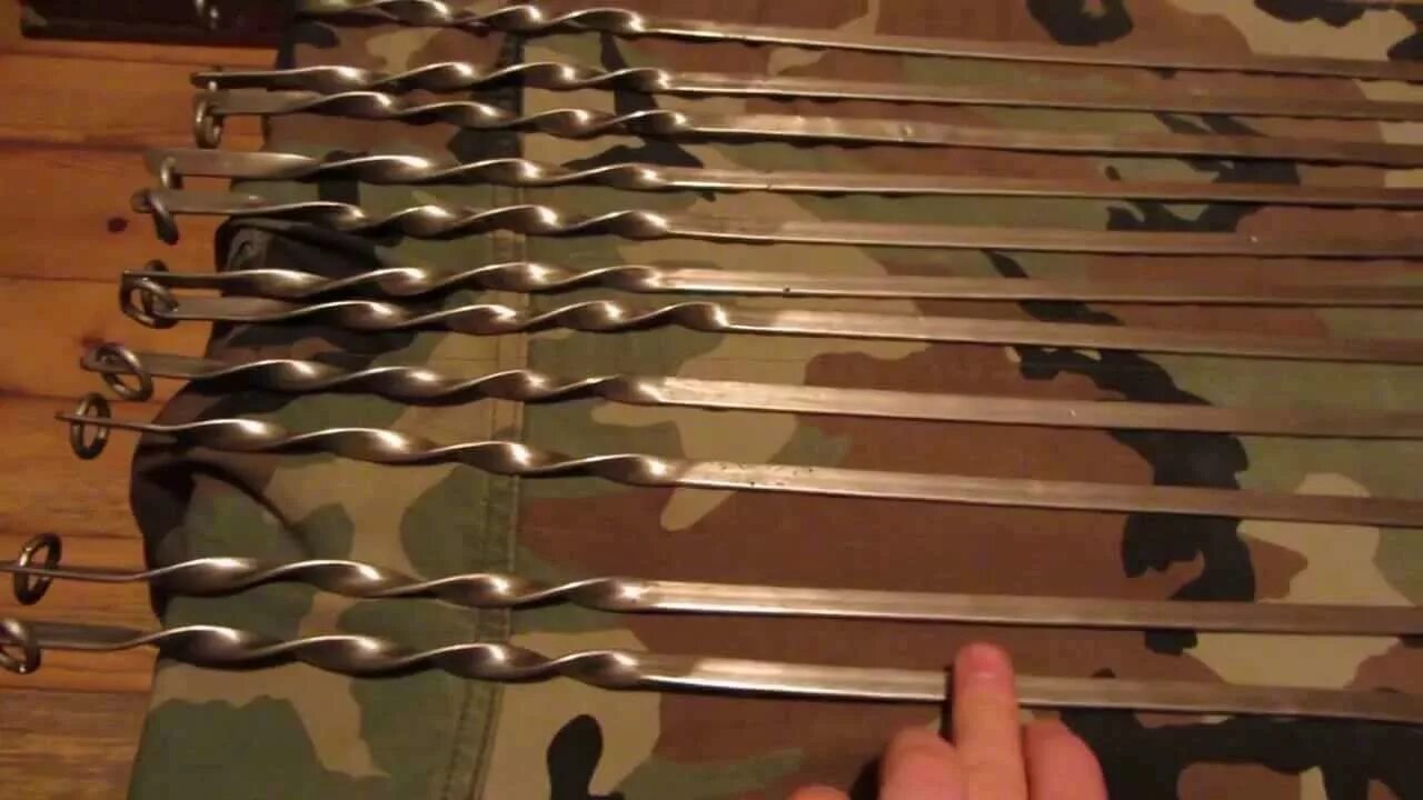 Шампура своими руками из нержавейки. Как правильно сделать шампура. Ручка для шампура. Ручки на шампура из дерева. Подставка с шампурами.