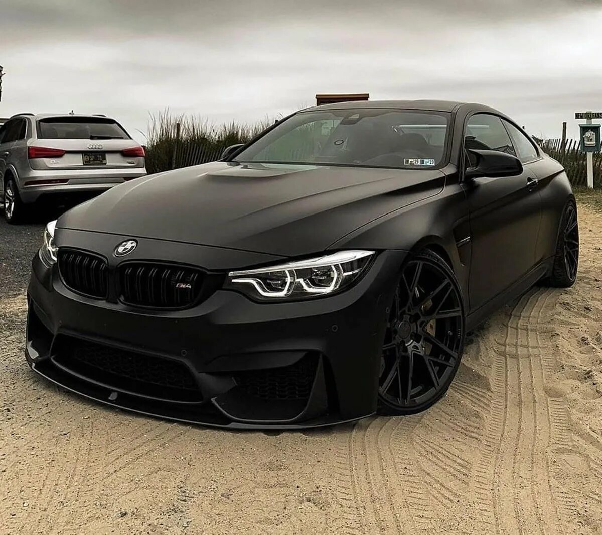 Bmw черная матовая. БМВ м4. BMW m4 f82. BMW m4 f82 Black. BMW m4 черная.