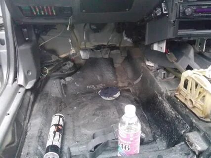 Почему в салоне пахнет печкой