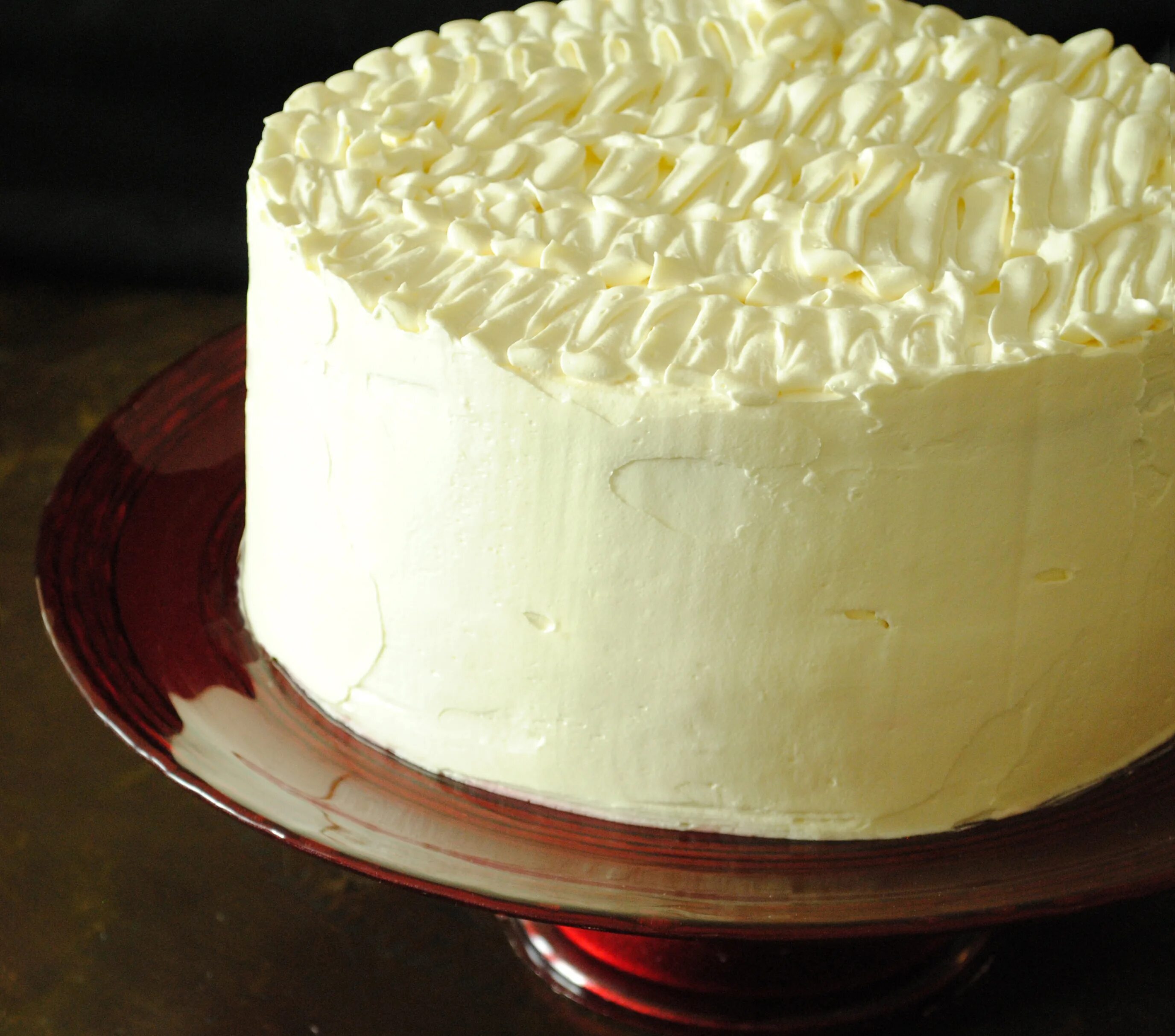 Крем для торта. Сливочный торт. Готовый крем для торта. Тортик из сливочного крема. Торт без сливочного крема