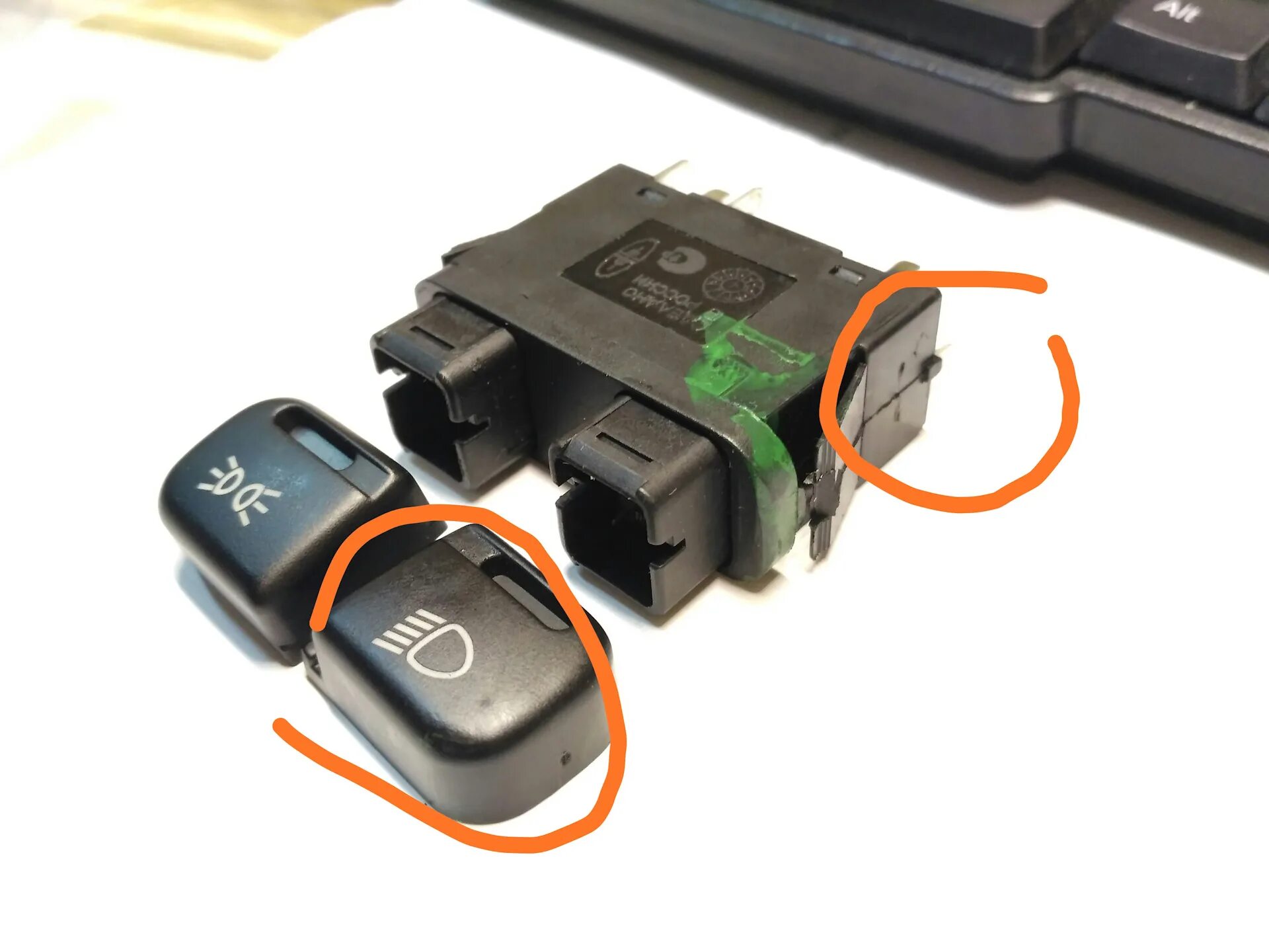 Штатные кнопки ваз 2114. Кнопка автосвет. Кнопка автосвет. Лада калина датчик света. Кнопка птф ваз гранта.