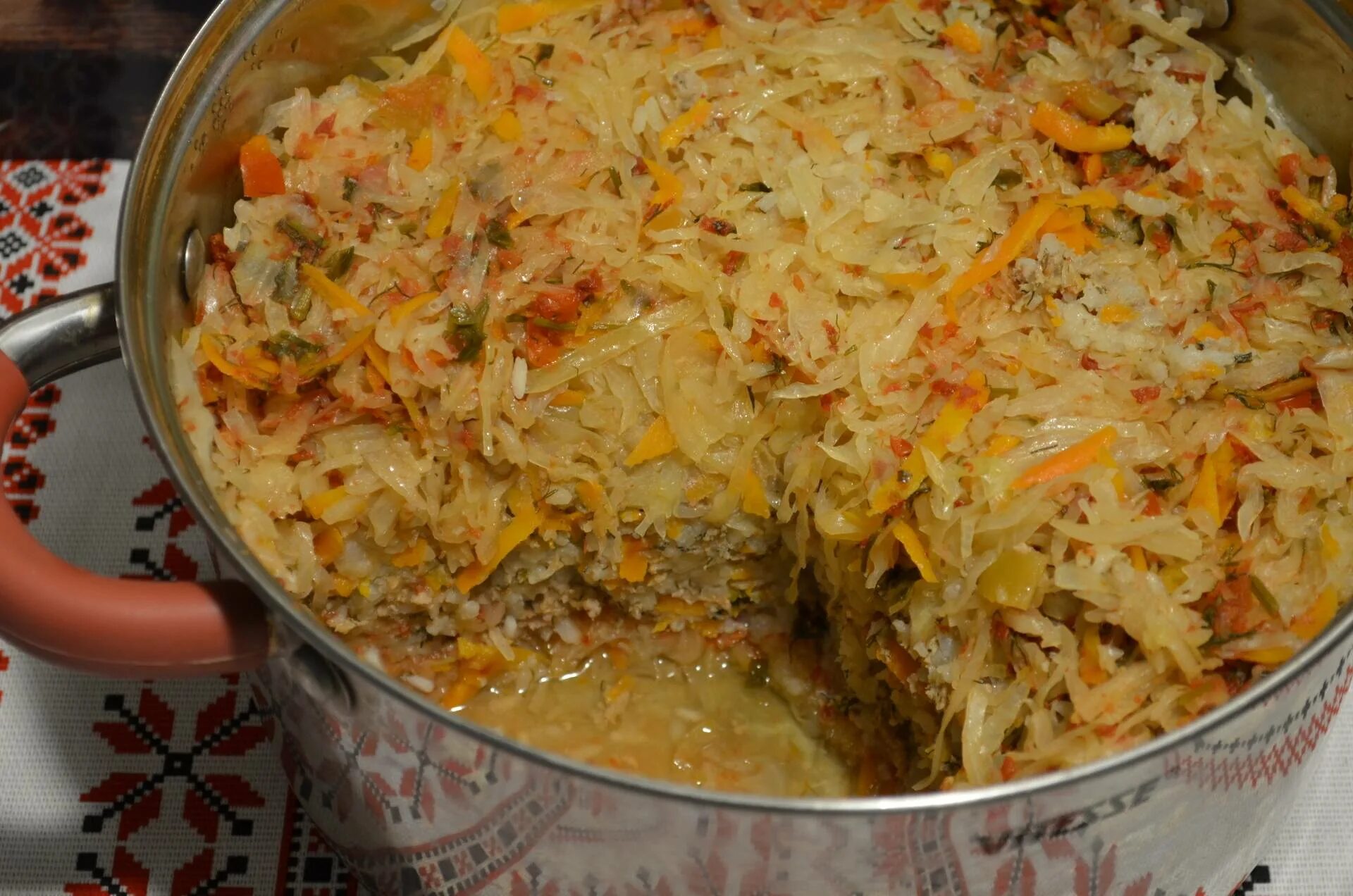 Ленивые голубцы с капустой и фаршем на сковороде. Рис с тефтелями с тефтелями в духовке. Рисовый гратен. Тефтели в духовке с подливкой. Ленивые голубцы с капустой рисом и фаршем в духовке.