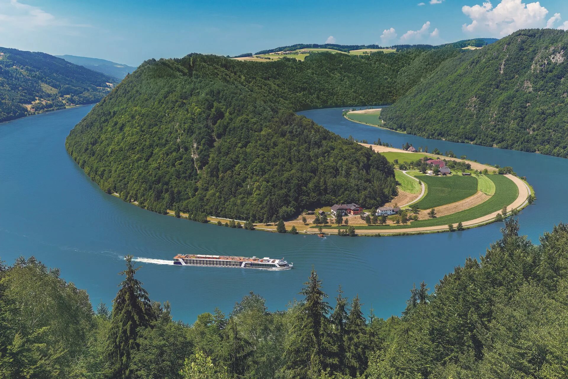 озера европы. западные озера европы. озеро мьёса норвегия. хорниндальсватнет озеро. западные озера европы.