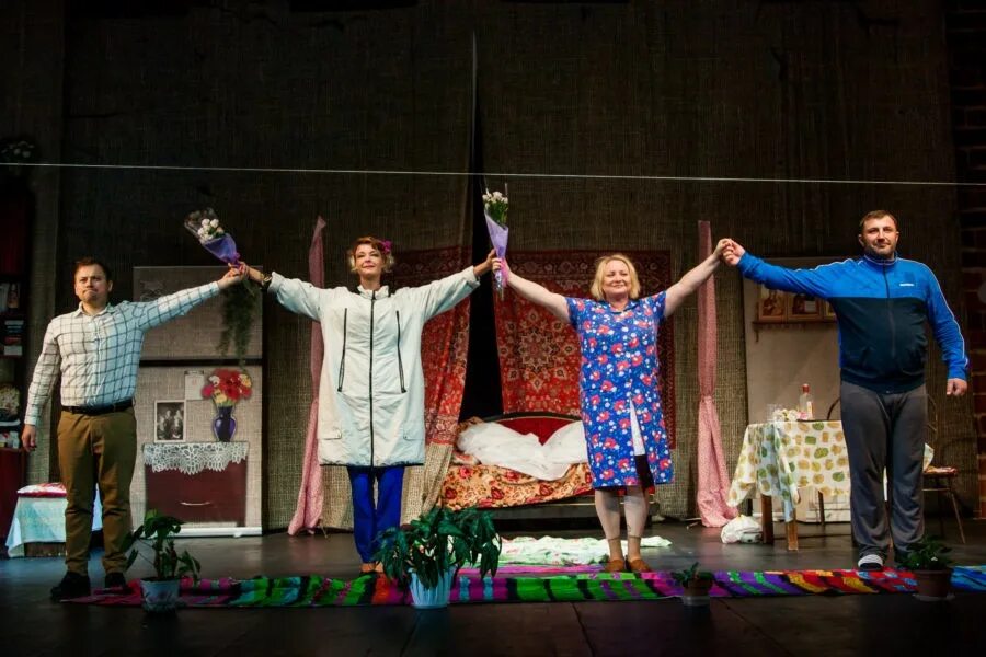 Мурлин мурло. Мурлин мурло. Мурлин мурло. Актёры спектакля мурлин мурло. Пьеса мурлин мурло.