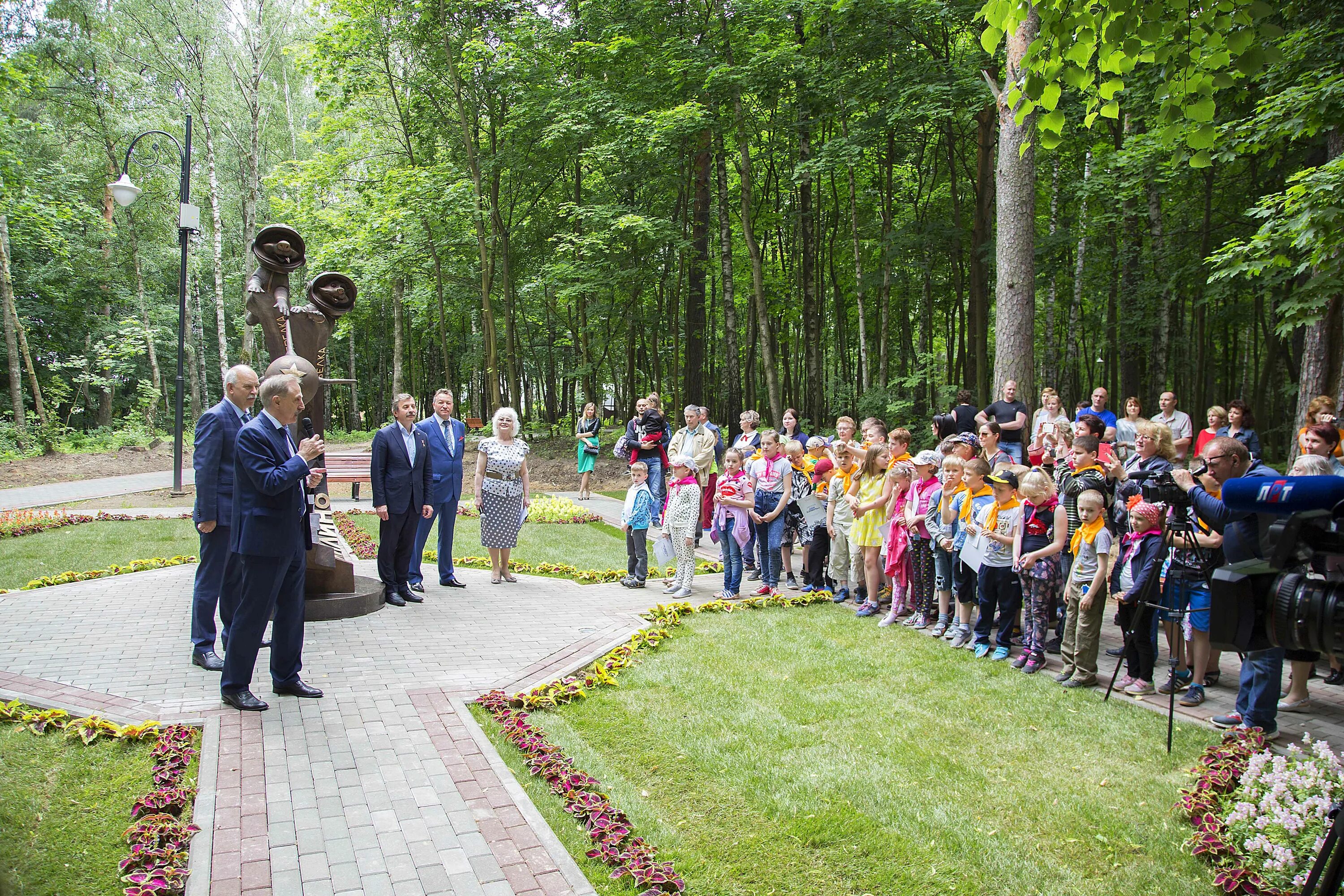 Парк лапса томилино фото. Парк сказок, рабочий посёлок томилино. Парк лапса томилино фото. В томилино парк клапса. Парк лапса томилино реконструкция.