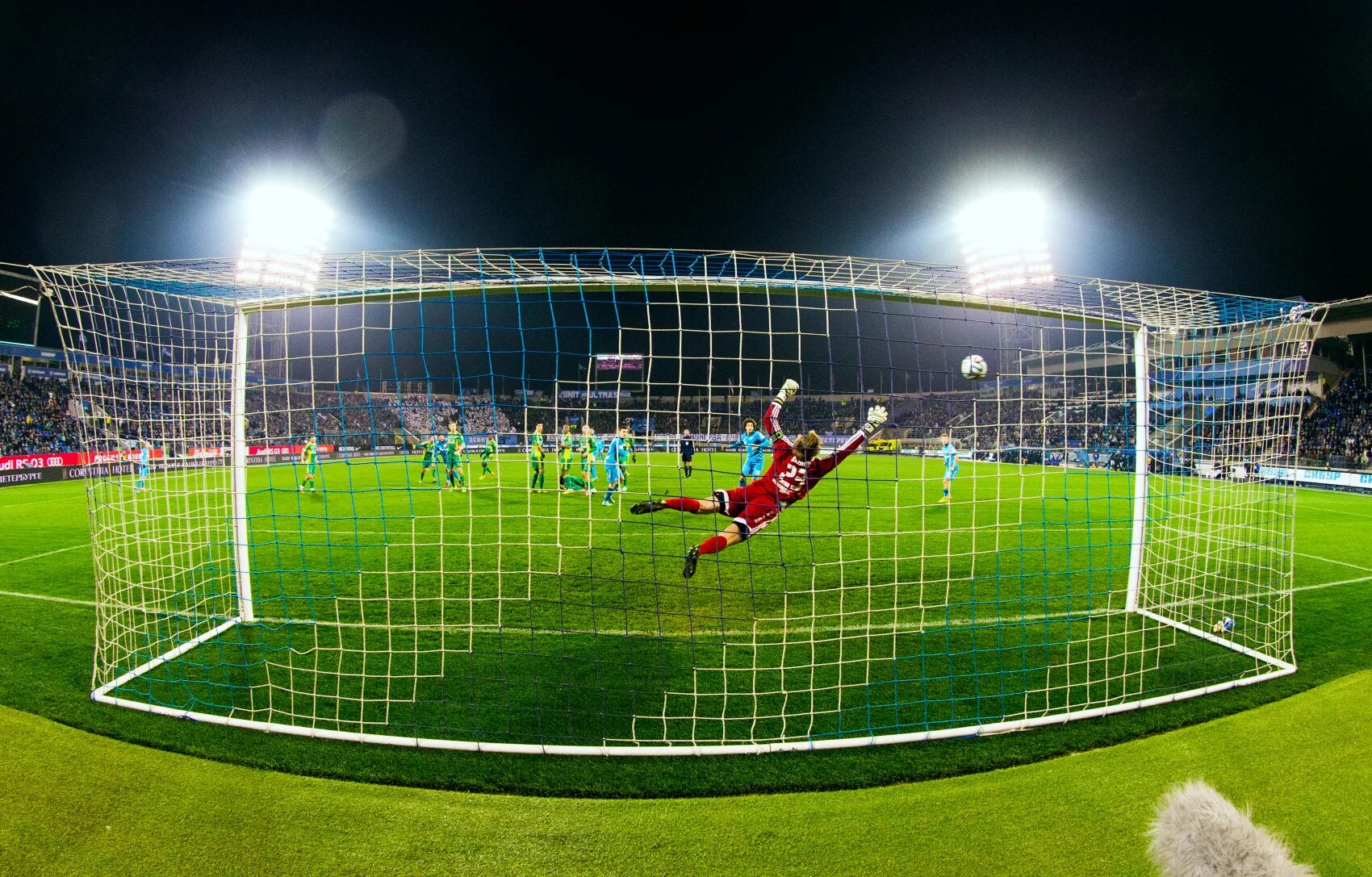 Австралийский футбол ворота. Футбольные ворота на стадионе. Ворота на футбольном поле. Футбольное поле с воротами. Ворота футбольные soccer goal.