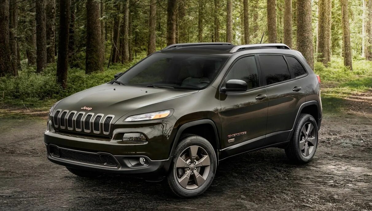 Jeep cherokee 2016. Jeep cherokee srt kl. 4. Джип гранд чероки 2016. Внедорожники 2016 года.