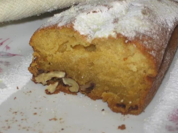 бисквит на молоке. выпечка с сахарной пудрой. печенье из кислого молока. кексики на растительном масле. рецепт кексов на кислом молоке.