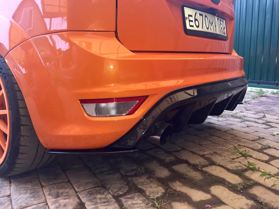 Диффузор форд фокус 2 бампер. Диффузор заднего бампера ford focus 2. задний бампер ford focus 2 st. диффузор заднего бампера форд фокус 2. диффузор на бампер ford focus 2.