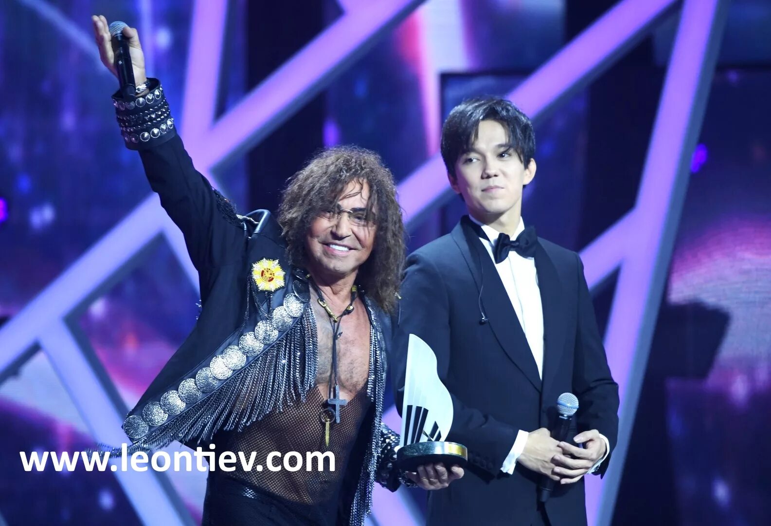 песня года 2021. киркоров на песне года 2022. киркоров песня года. премия песня года 2022 кузнецов. песня года 2024 список артистов.