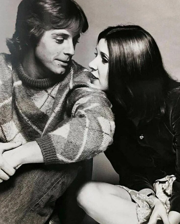 Доктор слоун анатомия страсти. Марк хэмилл и кэрри фишер поцелуй. Mark carry. Анатомия страсти марк слоун. Mark carry.