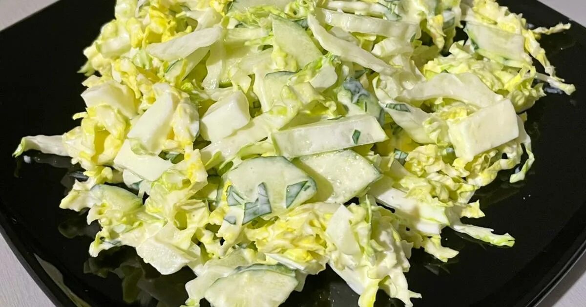 Салат из пекинской капусты с уксусом. Салат из пекинской капусты с яйцом. салат из пекинской капусты с огурцом и яйцом. пекинская капуста в яйце.