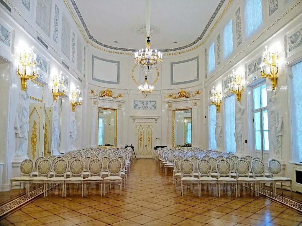 Каменноостровский дворец в санкт петербурге. Каменноостровский дворец аванзал. каменноостровский дворец баженов. каменноостровский дворец в санкт-петербурге внутри.
