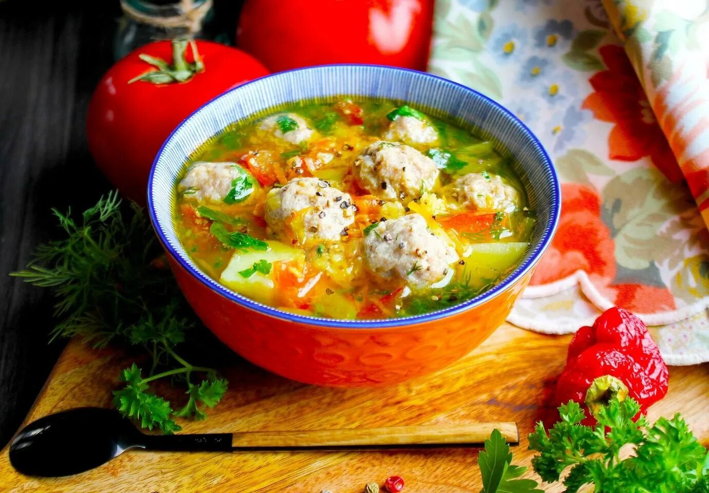 Вкусный суп с фрикадельками с фото. Шурпа с фрикадельками. Суп с фрикадельками и чечевицей. Суп с фрикадельками и картошкой.