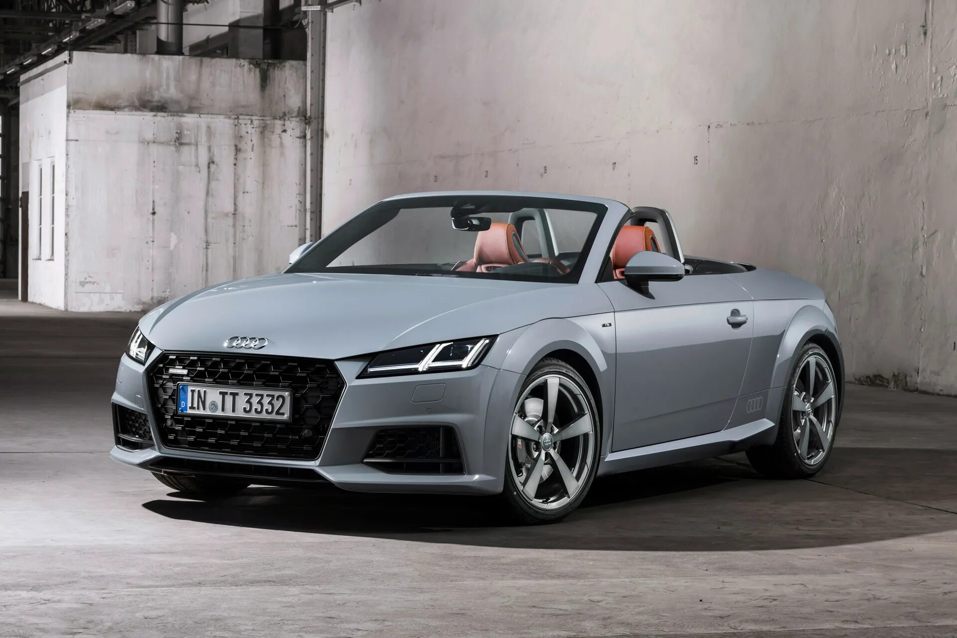 Ауди ТТ 2019 года. Audi TT 2018. Audi TT серая. Audi TT 8s Roadster