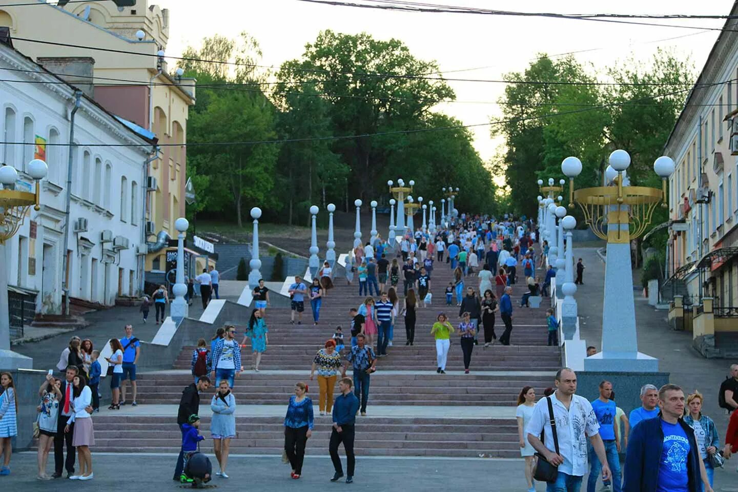 Сходить брянске. Лестница бульвар Гагарина Брянск. Лестница на набережной Брянск. Набережная Брянск ступеньки. Город Брянск набережная.