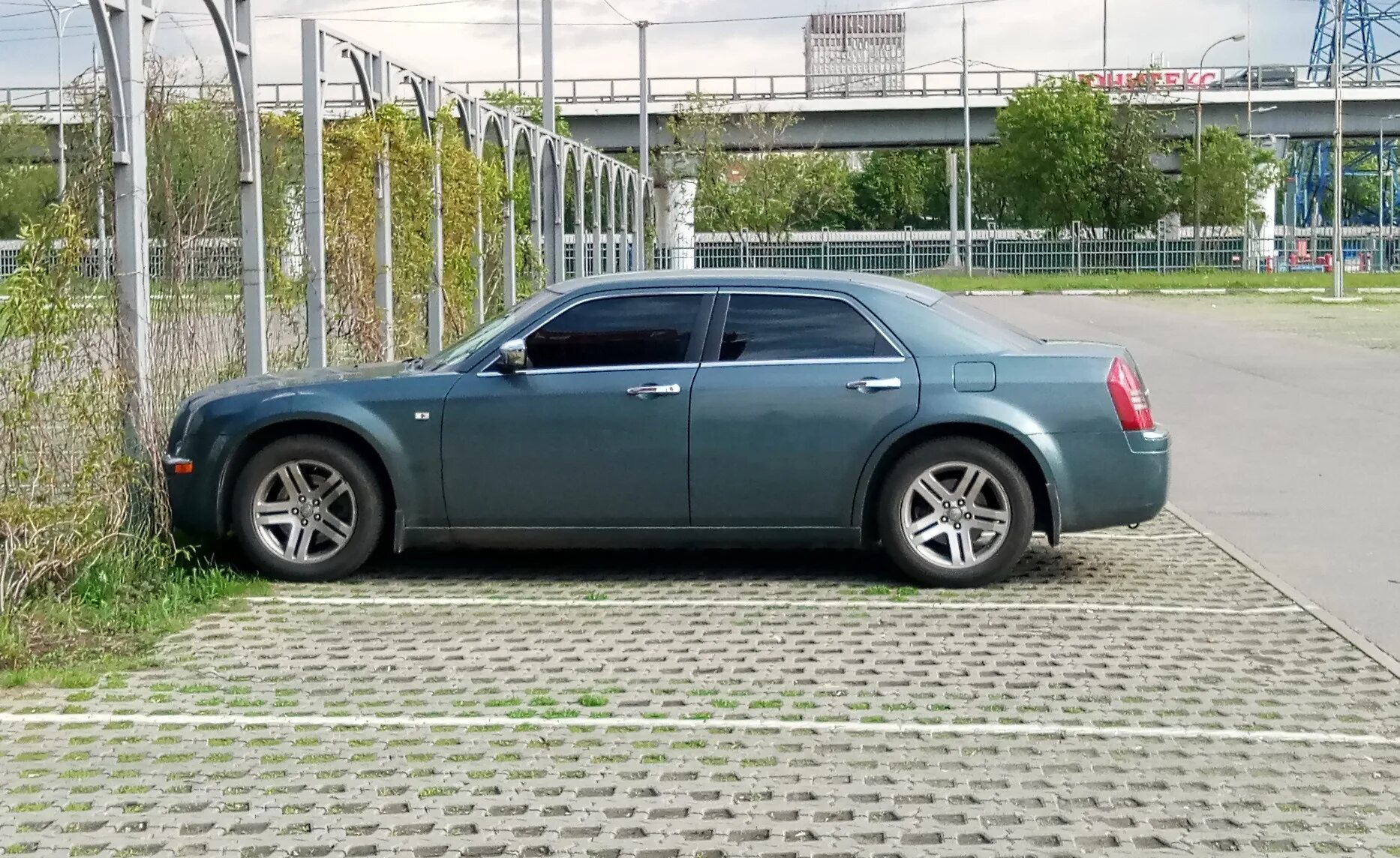 Крайслер 300с ошибки. Drive2 chrysler 300c. крайслер 300с 5.7. колеса на крайслер 300с. chrysler 300c r22.