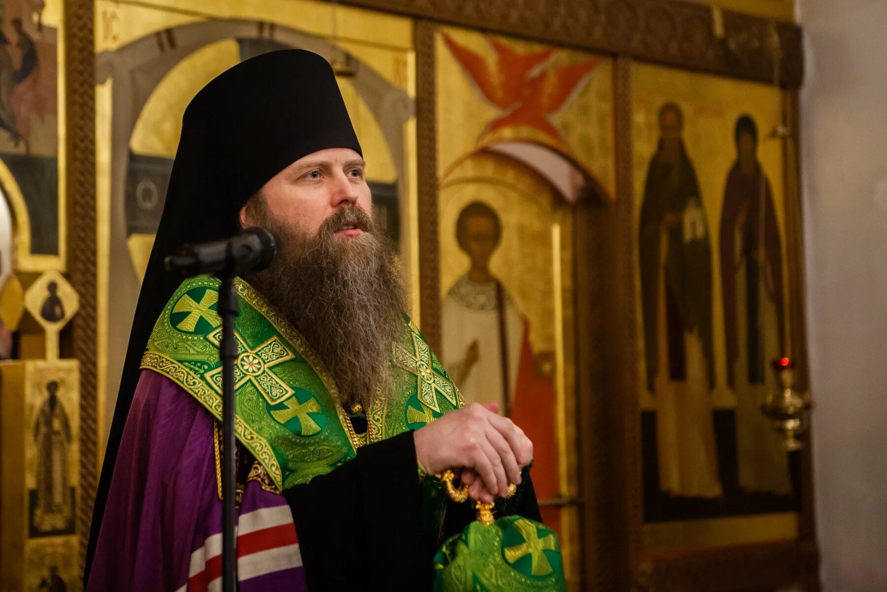 краткое содержание архиерей