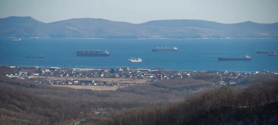 Г большой камень Приморский край. Владивосток большой камень находка. Японское море большой камень Приморский край. Дальний Восток большой камень.