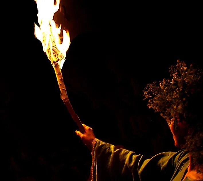 Огонь на прозрачном фоне. Горящий факел. Факел. Огонь факел. Факел.