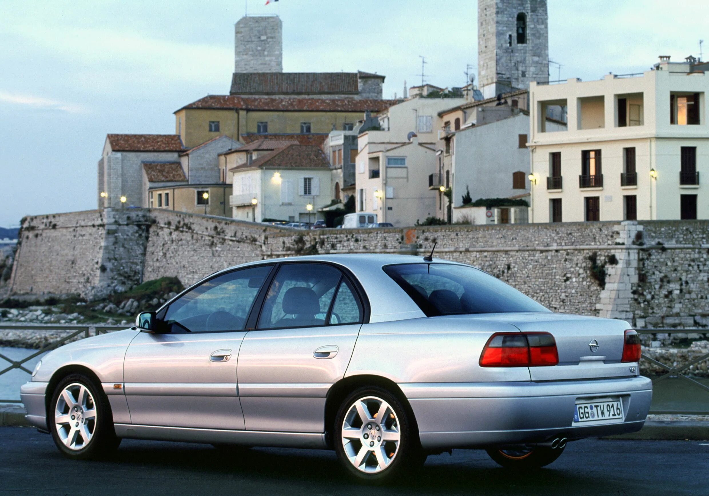 Омега б фото. Opel Omega b. Opel Omega 2000. Opel Omega v8. Opel Omega b v8.