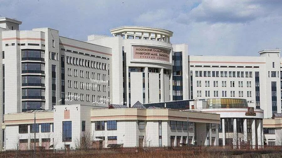 Исторический факультет мгу. Шуваловский корпус мгу имени м. Шуваловский корпус мгу факультеты. Ломоносовский корпус мгу. М.