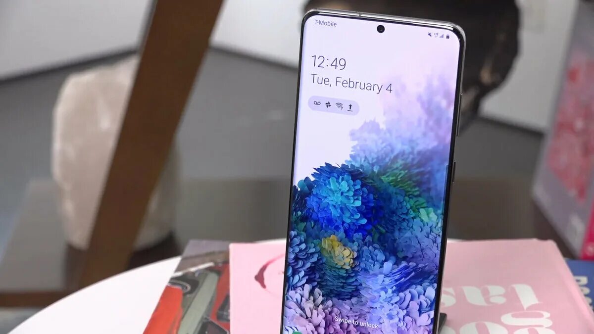 Samsung's new Galaxy Tab S8 Ultra is basically an Android laptop - YouTube