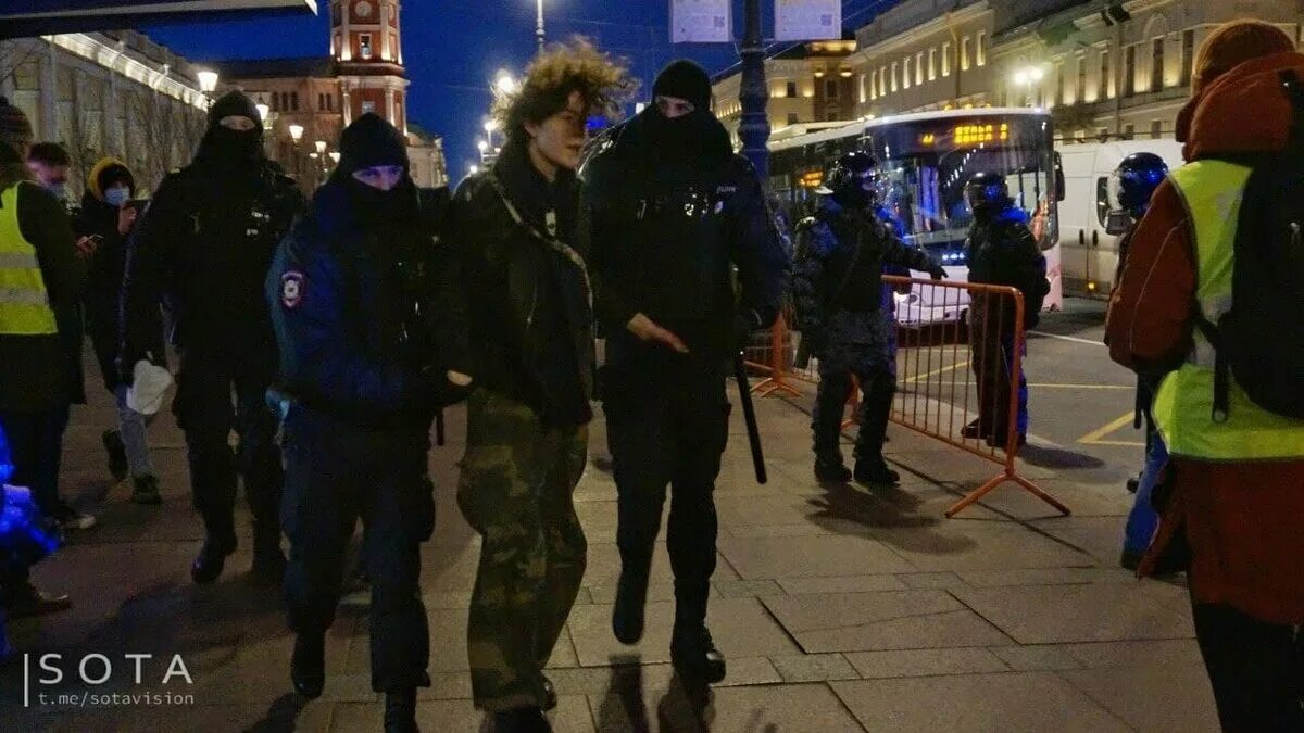 Митинги в санкт-петербурге сейчас. Суд петербурга арестовал. Петербург протесты полиция. Санкт петербург москва задержан. Юлия галямина задержана в москве.