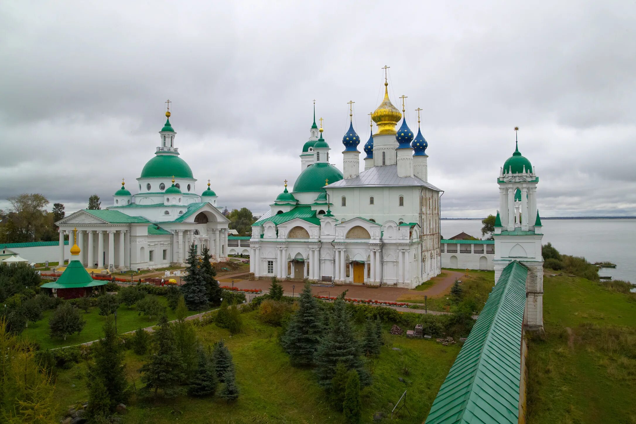 Великие православные храмы. Ростов Великий Спасо-Яковлевский монастырь. Свято-Данилов монастырь. Спасо Данилов монастырь. Данилов монастырь в Москве.