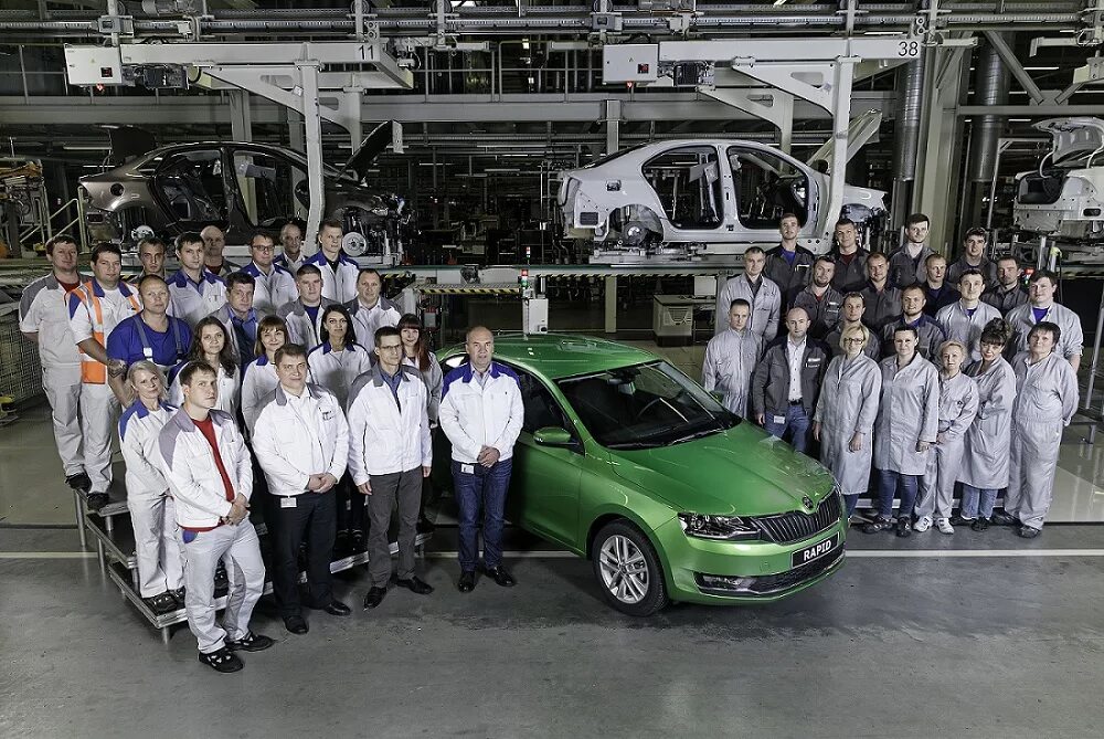 Автомобильное производство калуга. Завод volkswagen в калуге. фольксваген груп рус калуга. шкода рапид завод шкода. завод skoda в калуге.