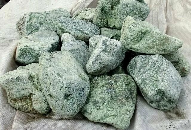 Статьи " Жадеит для бани и сауны виды, премущества, как выбрать