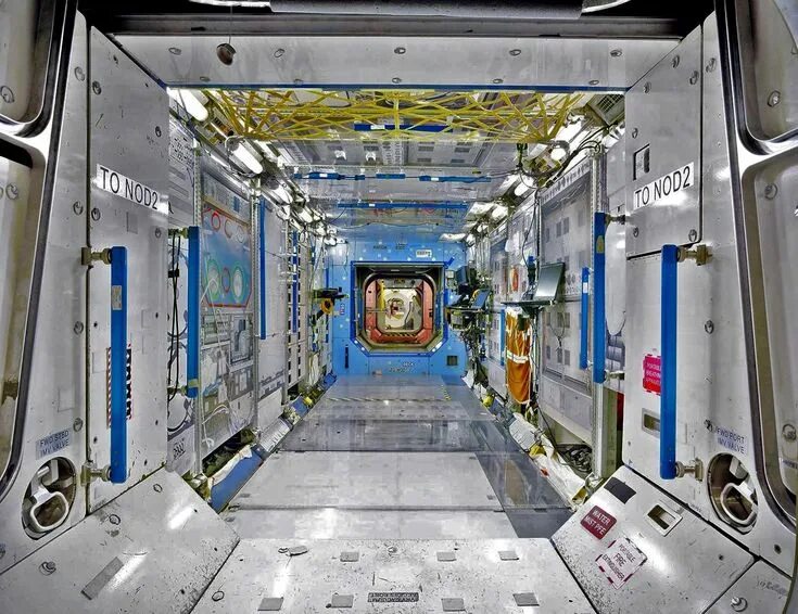 These Rare Photos Capture The Flight Deck Of The Space Shuttle Endeavour, Fully 