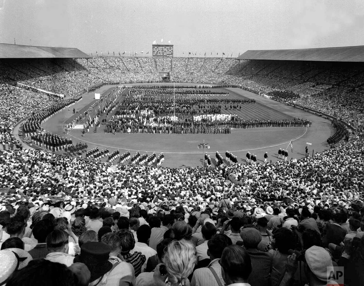 Летние олимпийские игры 1948. Олимпийские игры в Хельсинки 1952. Уэмбли 1948.