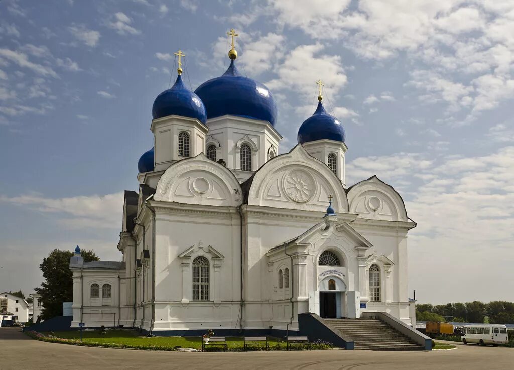 Рождественский собор антониева монастыря. Собор рождества богородицы свято-боголюбского монастыря. Монастыри и храмы богородицы. Иона претечьев монастырь вязьма. Церковь успения пресвятой богородицы иваново.